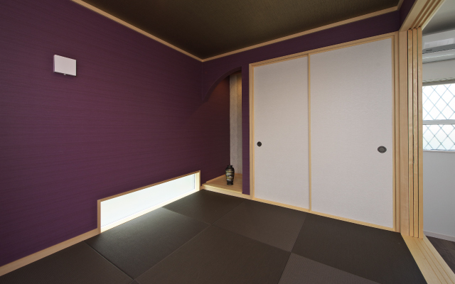 やわらかな陽が降り注ぐ家の画像