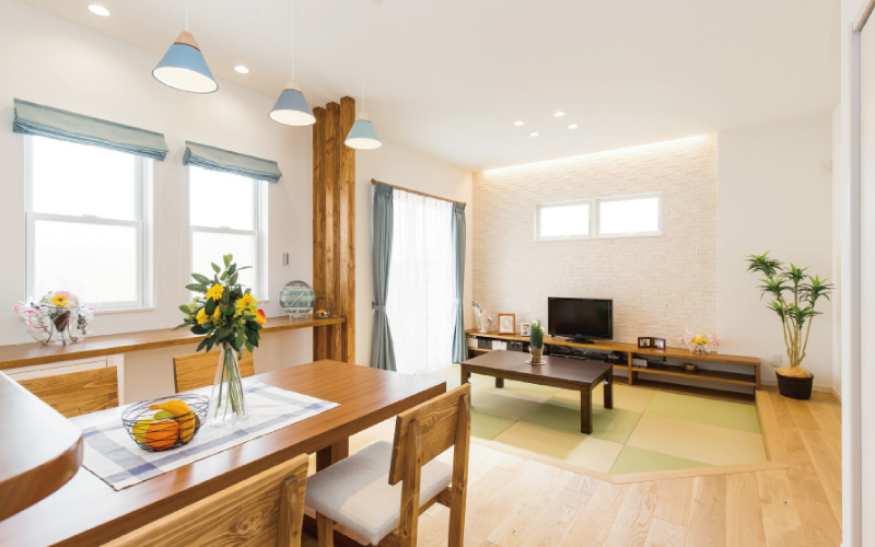 畳リビングのあるナチュラルな家 の画像2