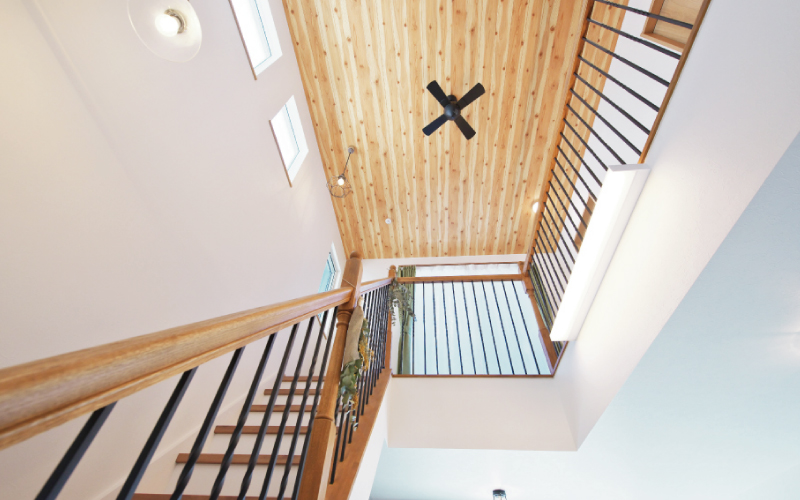 ブルーが鮮やかな西海岸風の家 の画像4