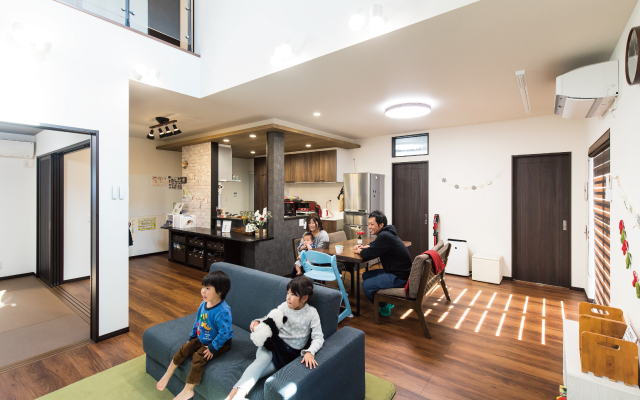 広い空間で遊べる家の画像