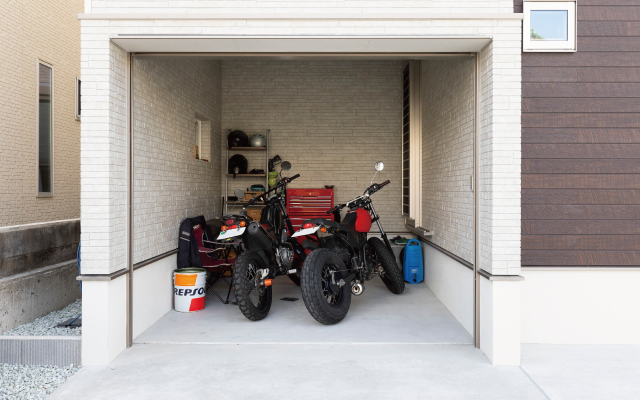 ビルトインガレージのある家の画像