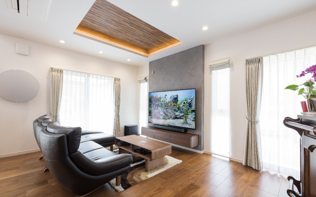 おしゃれなバーカウンターのある家の画像