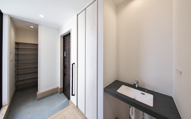 おうち時間を楽しむ家の画像