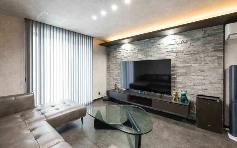 モノトーンカラーに間接照明が映える家 の画像4