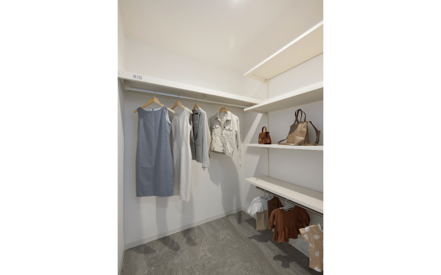 間接照明が映える上質感のある住まいの画像