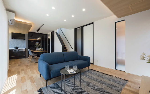 間接照明が映える上質感のある住まいの画像