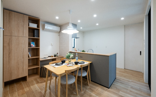 プライベートパティオのある家の画像