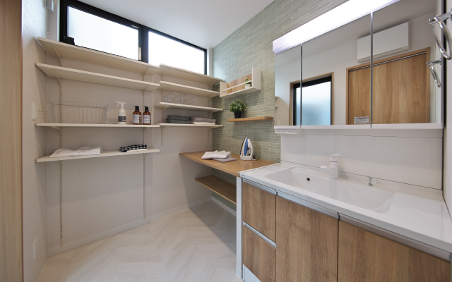 ロースタイルリビングの家の画像